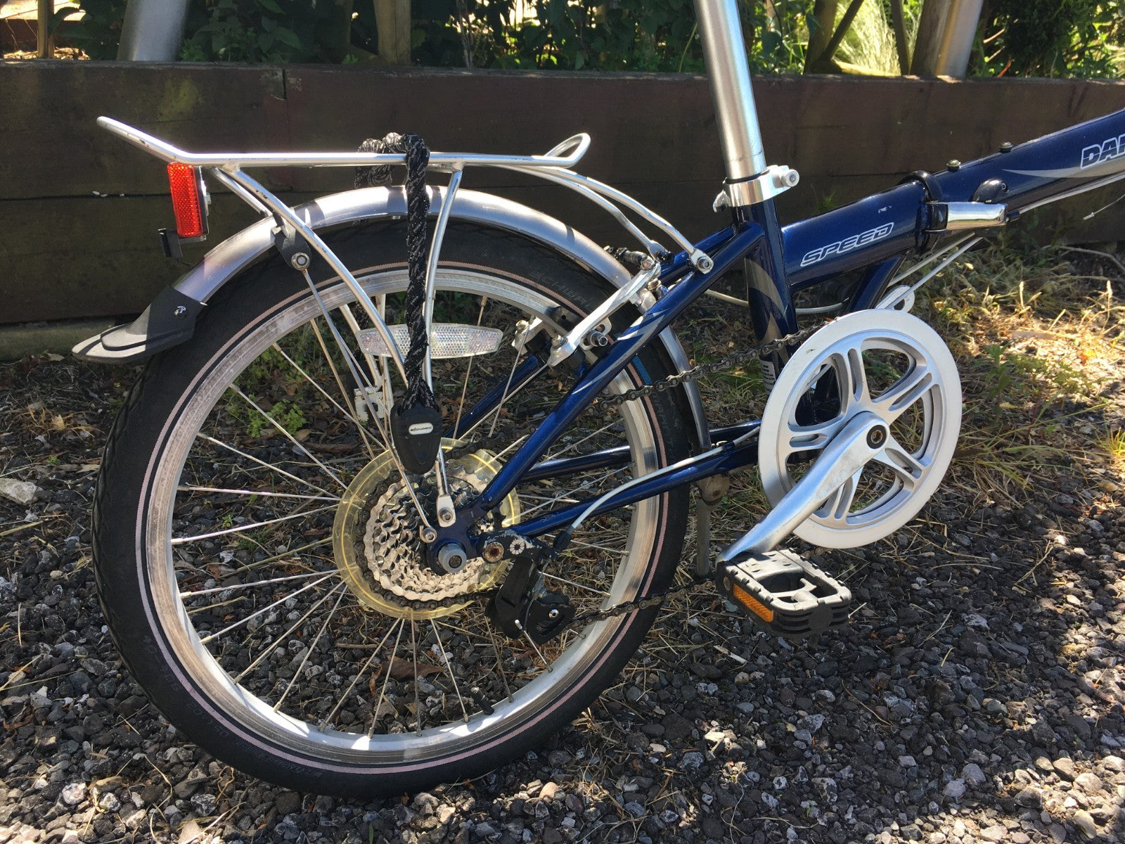 Dahon Speed D7 Folding Bike 7-Speed with brand specific carrier bag. DECENT