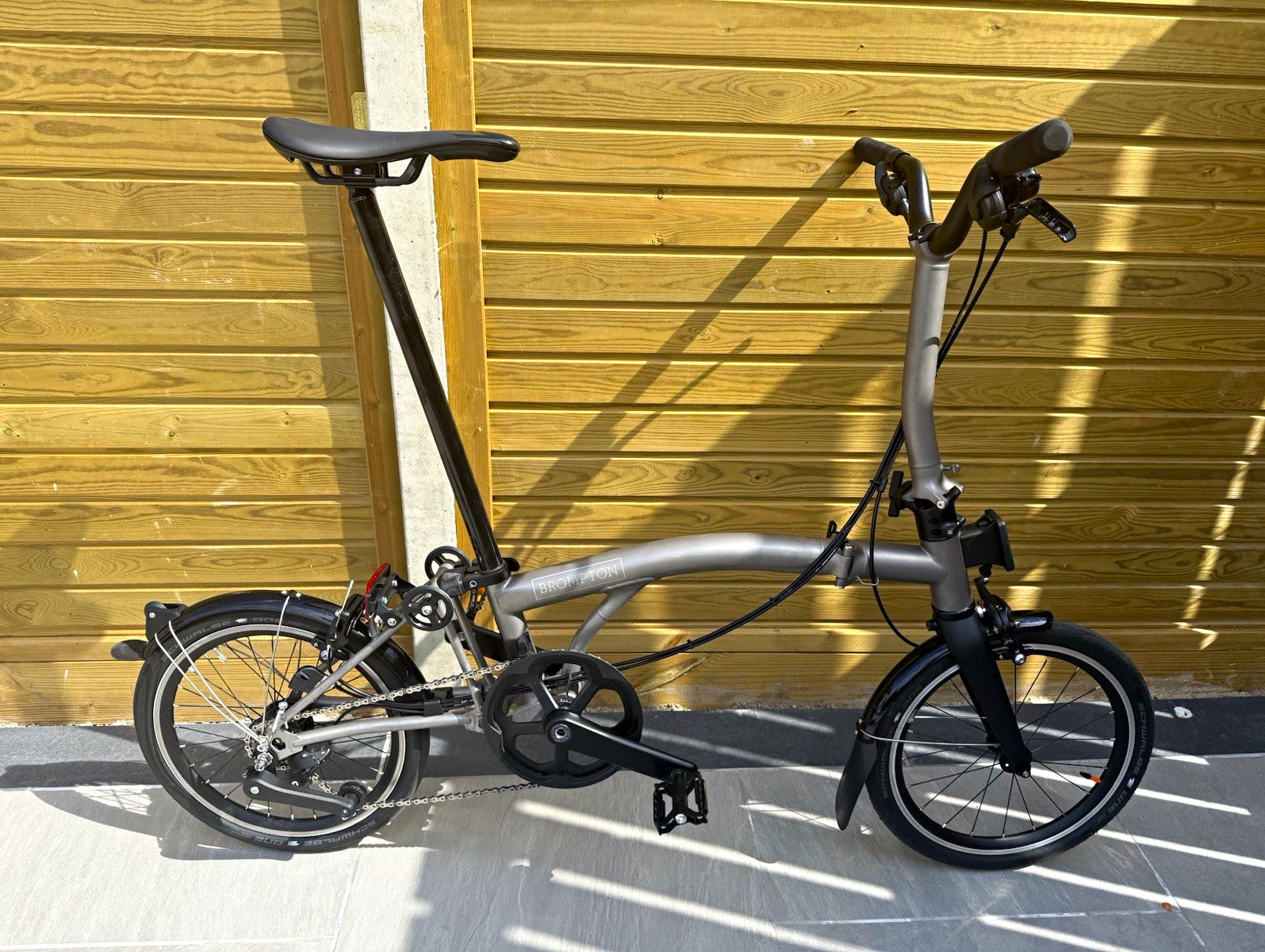 Bromton T LINE 12 SPEED MY24/MID, used 20-30 times, light scratch on mudguard.