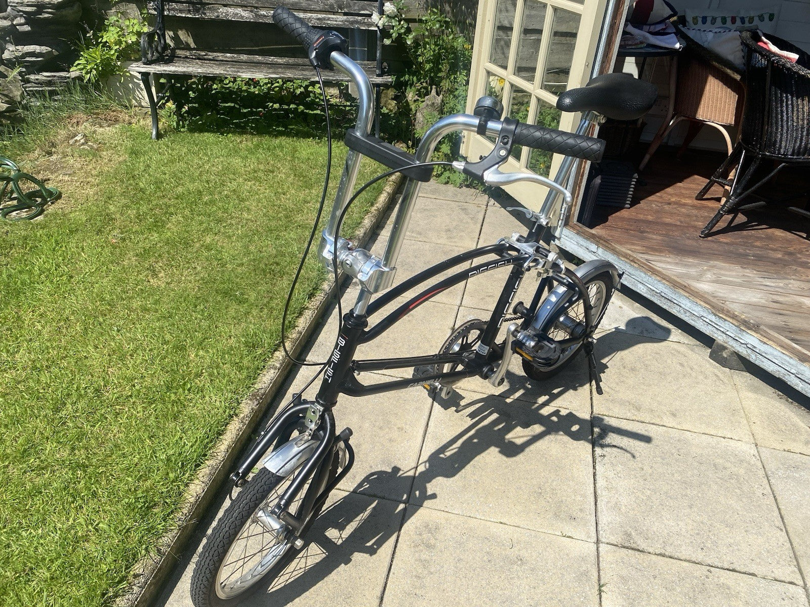 Big Fish Folding Bike 20in Black/Silver, Caliper Side-Pull, Mudguards