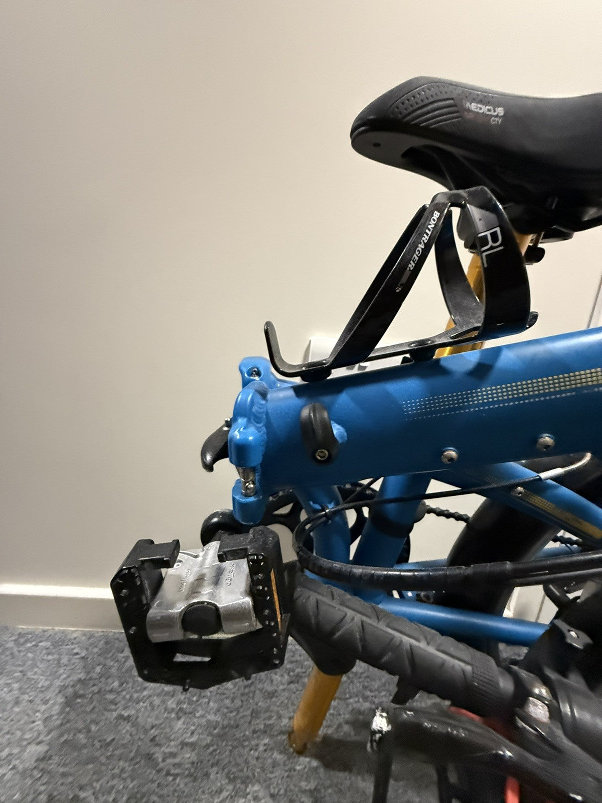 Tern Link C8 Folding Bike 8-Speed, Blue