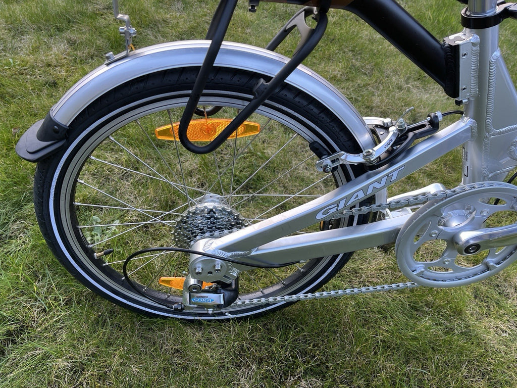 GIANT Halfway Folding Bike. 20'' wheels. 7 speed. VGC. RRP £600