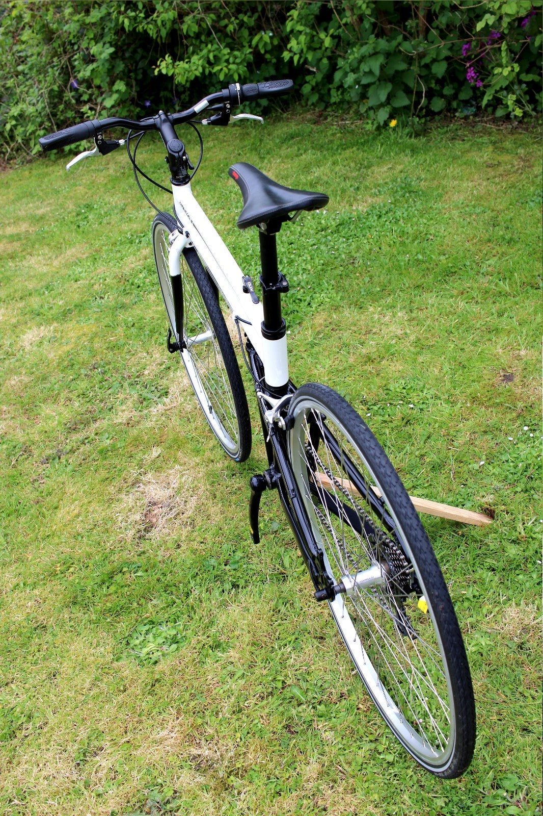 Montague Folding Bike – Urban Model – Large Frame – Excellent Condition!