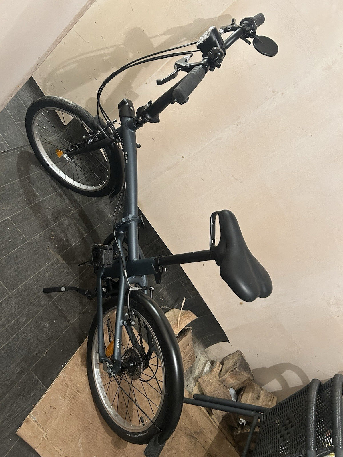 B'TWIN Folding Bike 20in Black, Mudguards, Lights/Reflectors, V-Brake