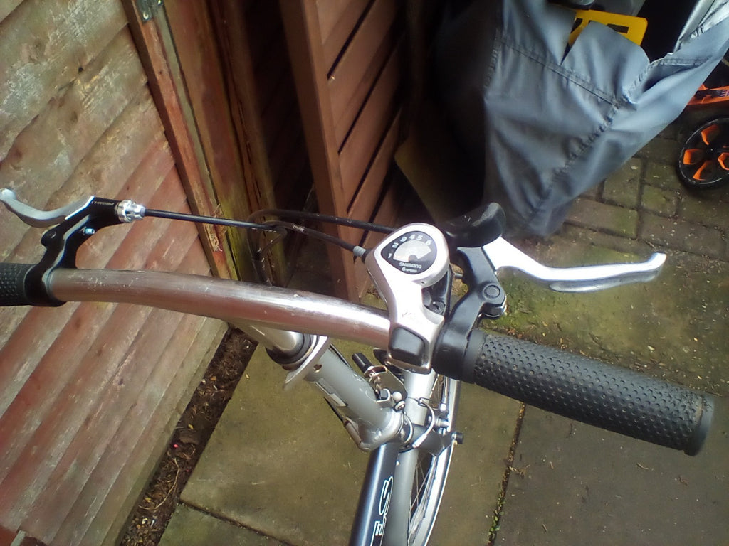 Dawes folding bike 6 gears 20 in wheels  used