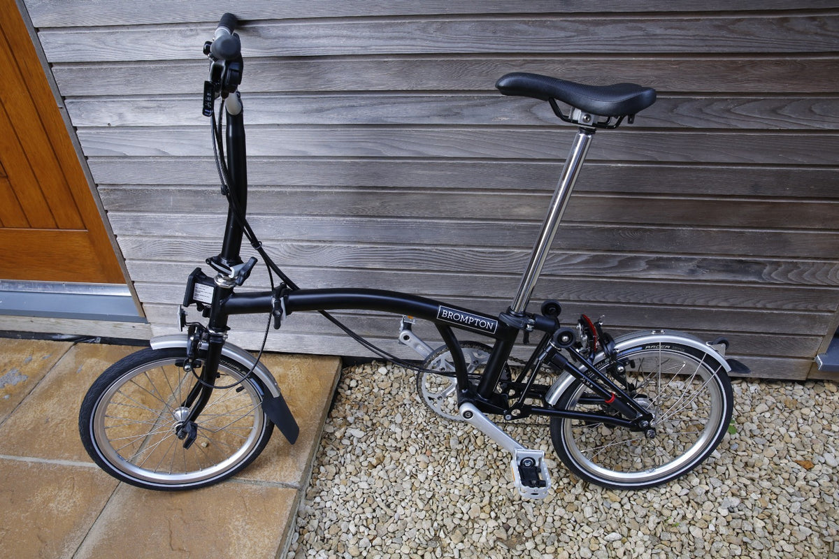 Brompton M6L 2018 Black 6-Speed Folding Bike – Very Light Use, Under 10 Miles