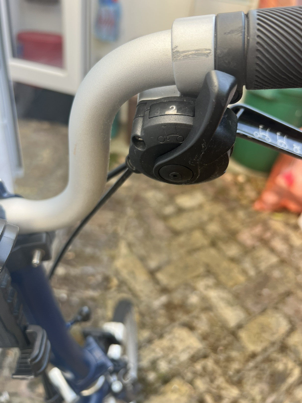 Brompton  Blue M6L Mid 6 Speed 2018 Folding Bike Collection SW11