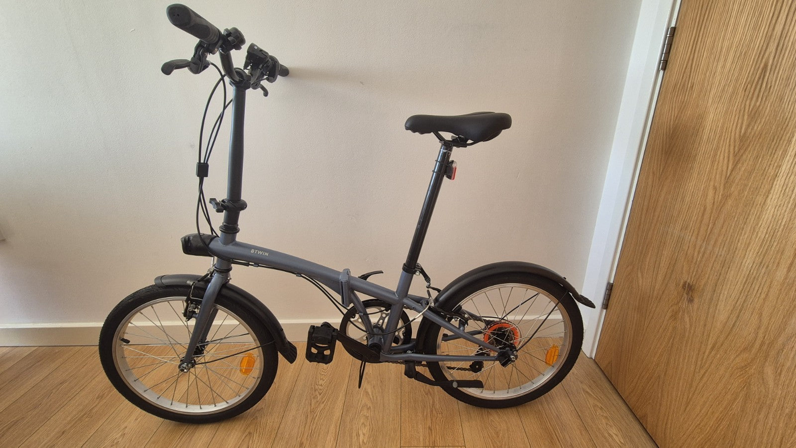 Decathlon BTWIN Tilt 120 Grey Folding Bike, Lights, Bell