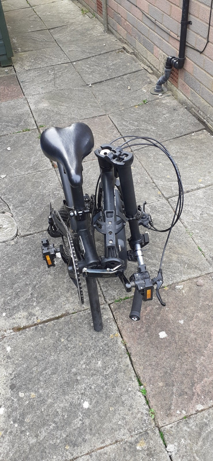 MINT bike 9 Speed Folding Bike with 16 Inch 349mm Wheels with disc brakes.