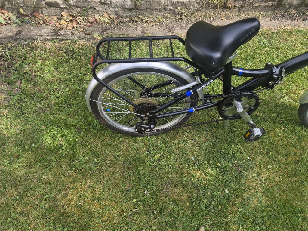 Raleigh FOLD 06 Folding Bike 20" Black/Silver, 6 Speed, Mudguards, Rear Rack