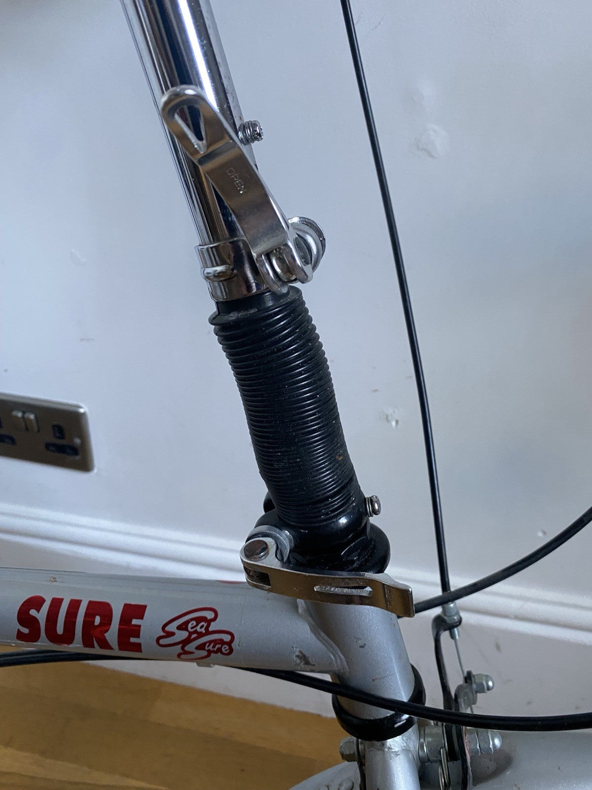 Sea Sure Folding Bike Excellent Condition 6 Speed With Carry Bag