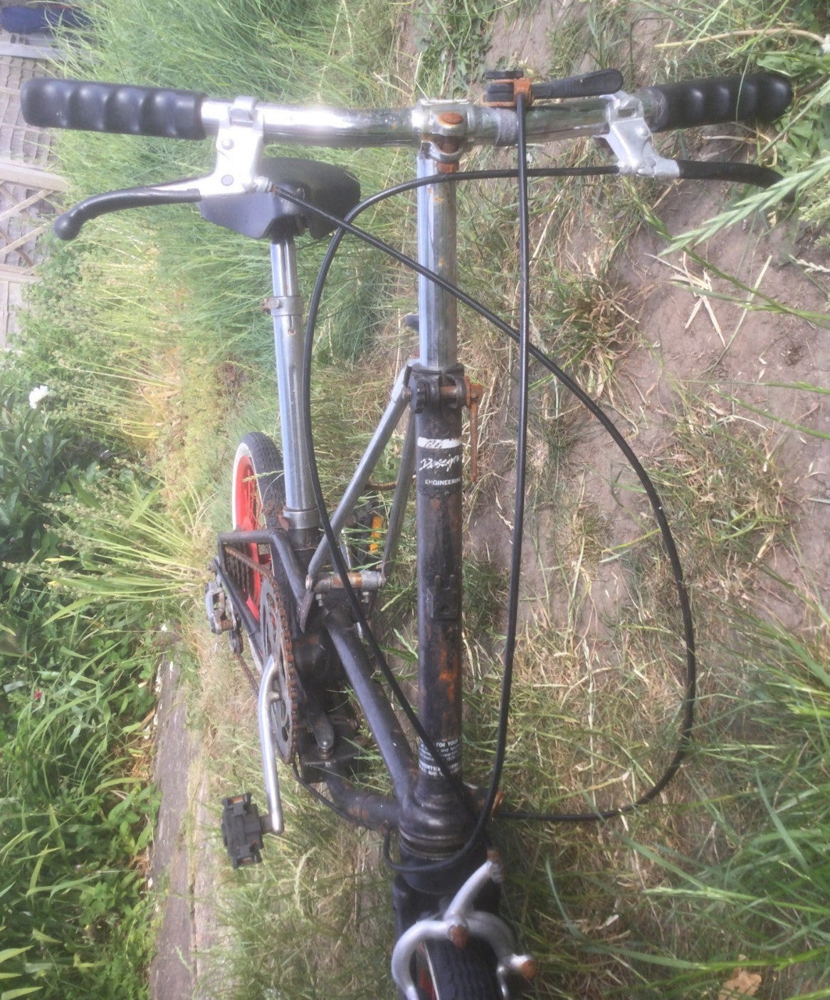 FOLDING BIKE - MAKE UNKNOWN / "USA DESIGN ENGINEERING" / CHROME & RED / xv