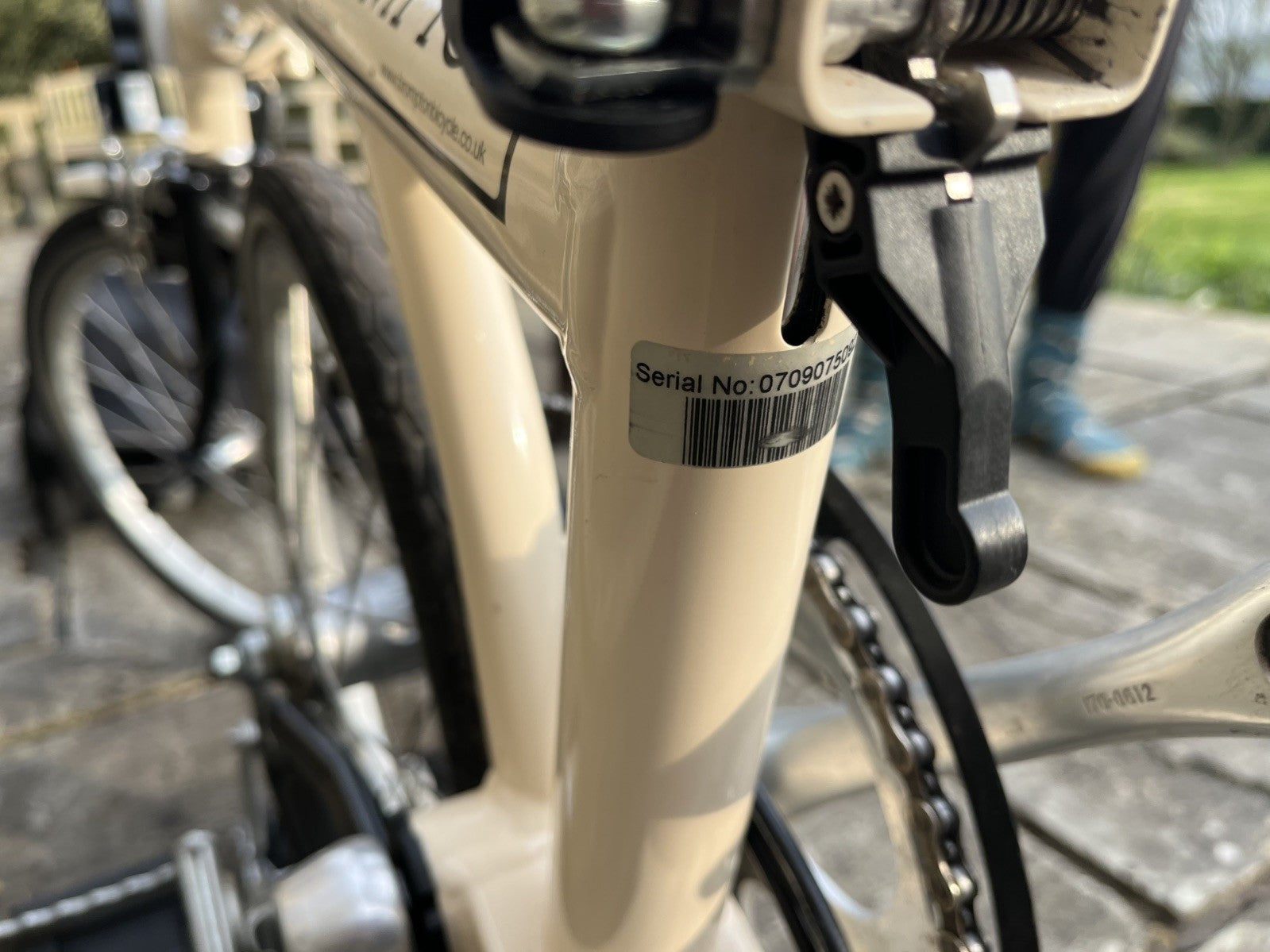Brompton folding bike ivory 2007 very good condition with carry bag
