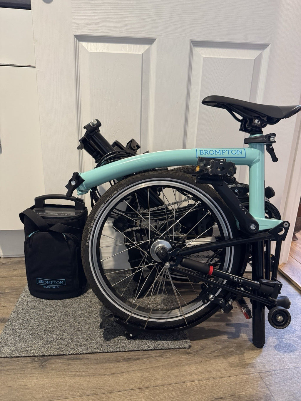 Brompton Folding Bike Electric C-line Turkish Green C Line 6 Speed Excellent