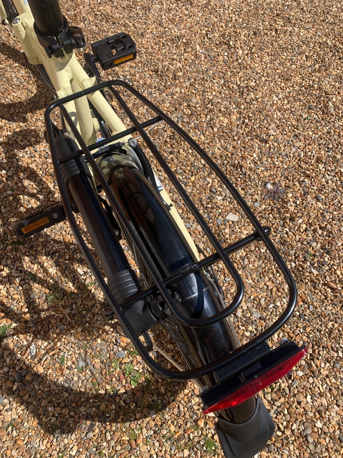 PAIR OF DAWES KINPIN FOLDING BIKES UNUSED AND IN MINT CONDITION