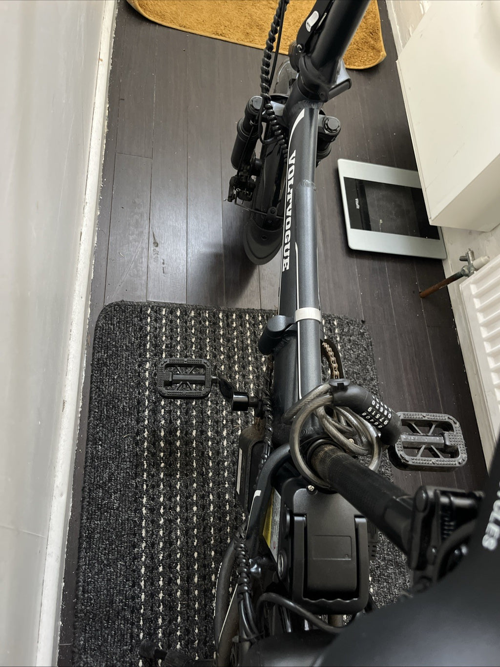 VOLTVOGUE 35km an Hour Folding Bike With A Battery Lasts 3 Hours