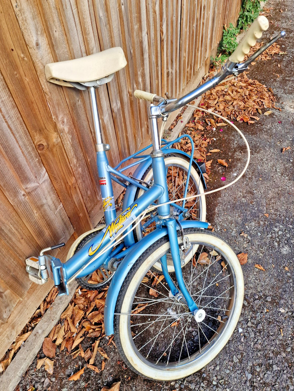 vintage APOLLO WAYFARER  3 Vintage Folding BLUE Bike,3 speed 20’ wheels,PRISTINE