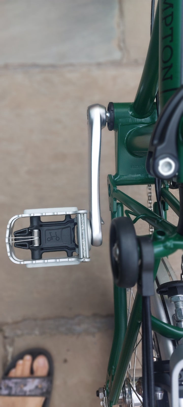 Brompton M6R C Line British Racing Green Excellent Cond less than 90 miles