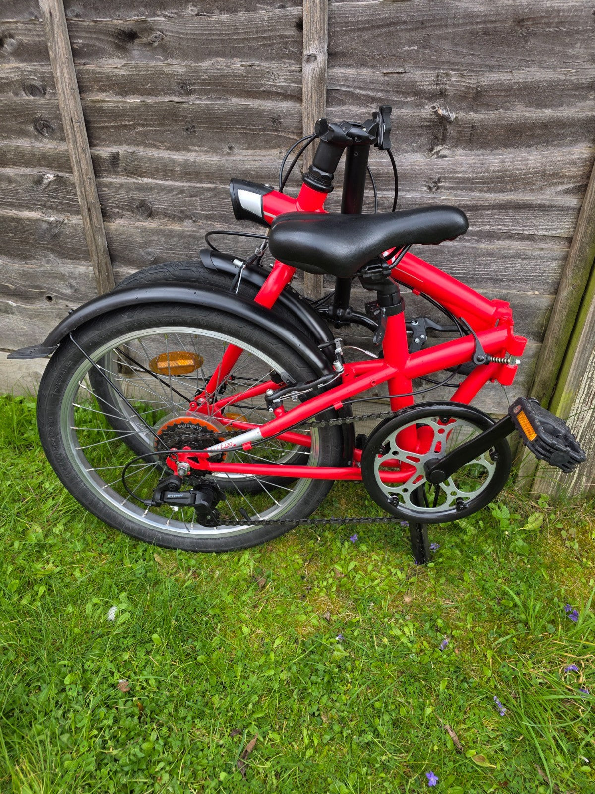 Btwin pre-owned folding bike, red, in very good conditions + bonus (sturdy bag)