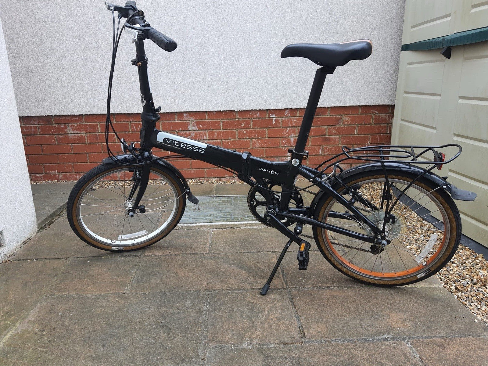Dahon Vitesse D7HG Folding bicycle.