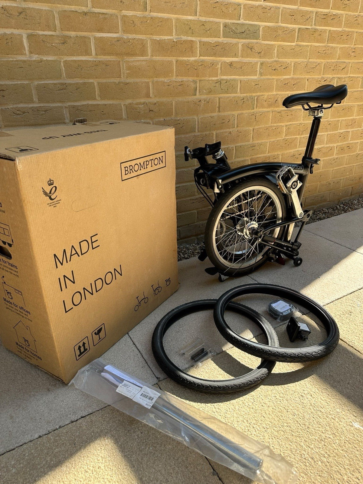 Brompton Folding Bike 16in Black Mudguards Reflectors Riser Bar 2020