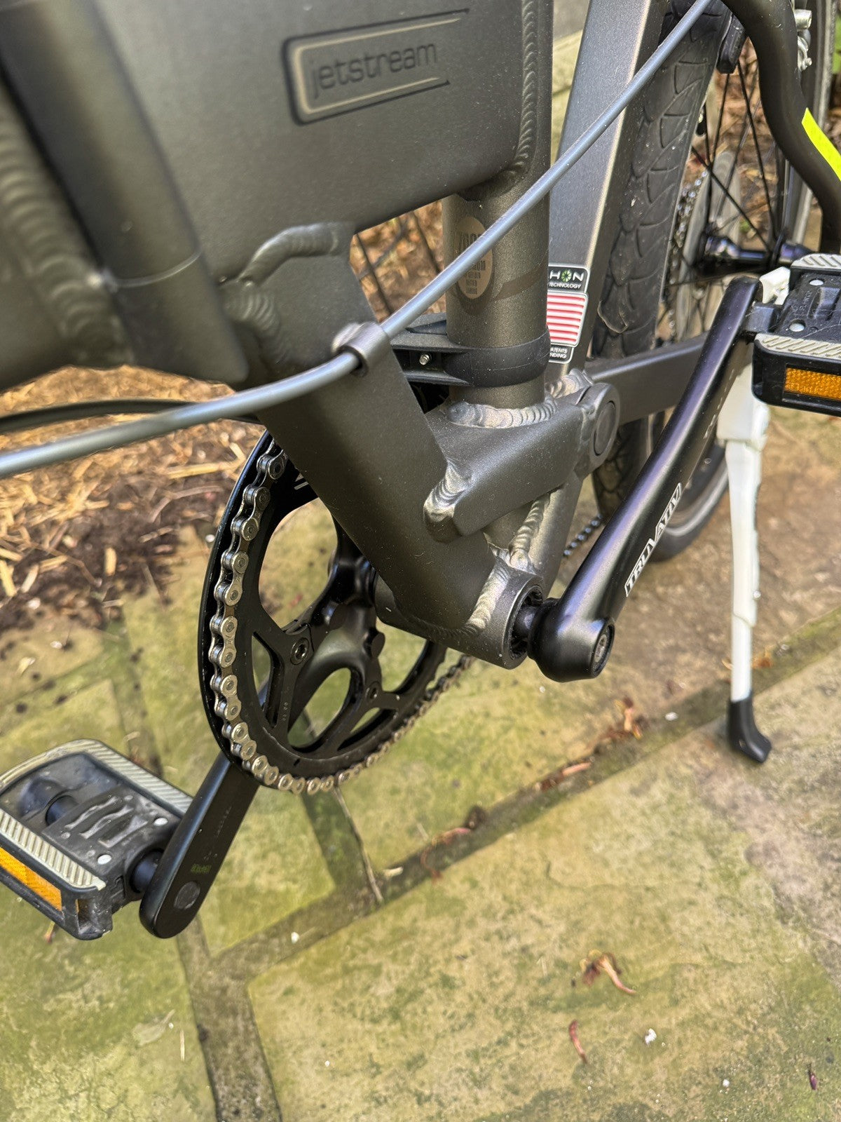 Dahon Jetstream P8 folding bike