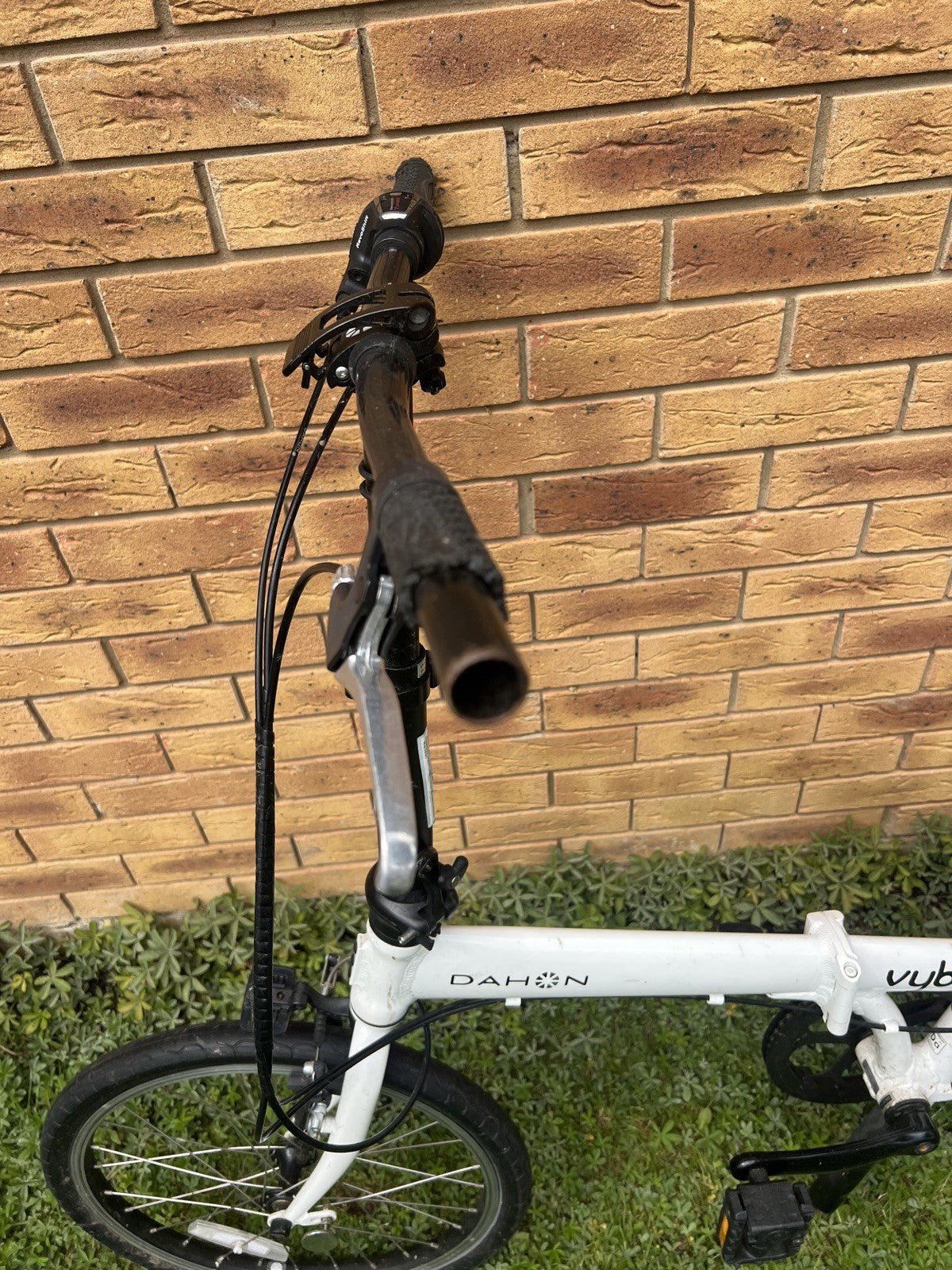 Dahon Vybe D7 Folding Bike (£599 New) white happy to ship