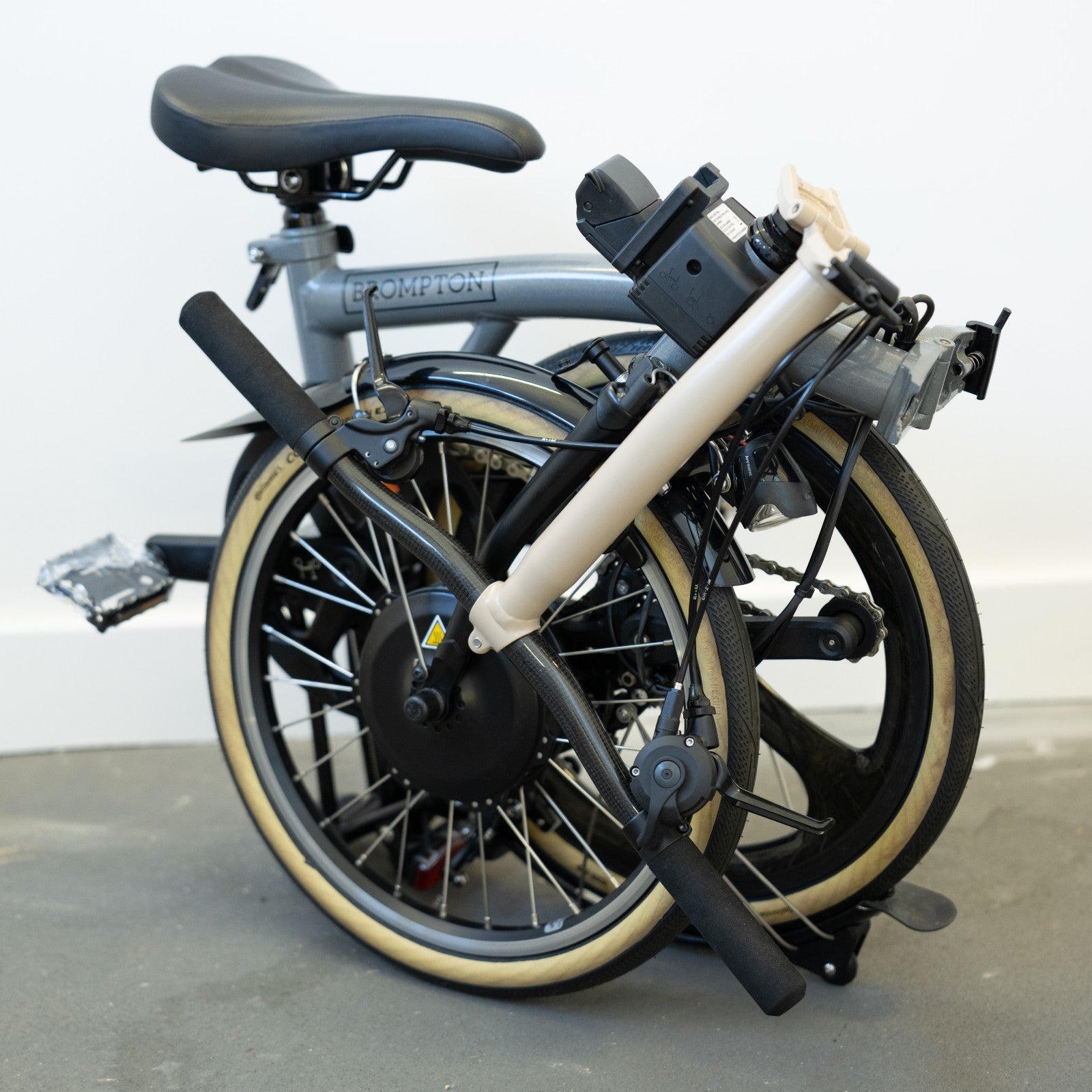 Brompton P Line Electric Storm Grey SMC Carbon Wheel Chris King Ti NOV 15.48kg