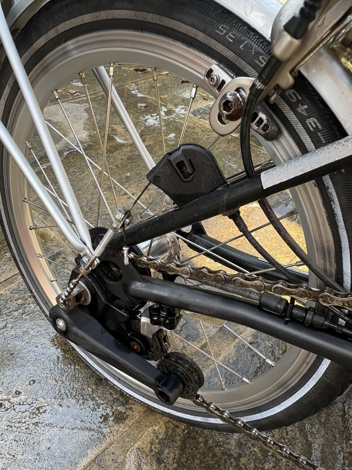 Brompton P6R Black Folding Bike - 6 Speed 2015 with Luggage Rack and Bungees