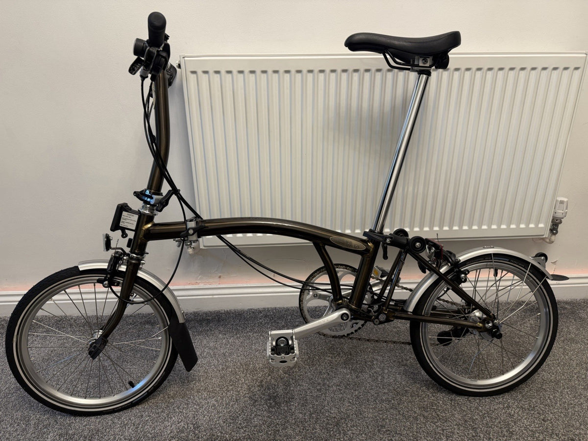 Brompton C Line Explore 2024 Folding Bike - Low Handlebar - Gloss Black Lacquer