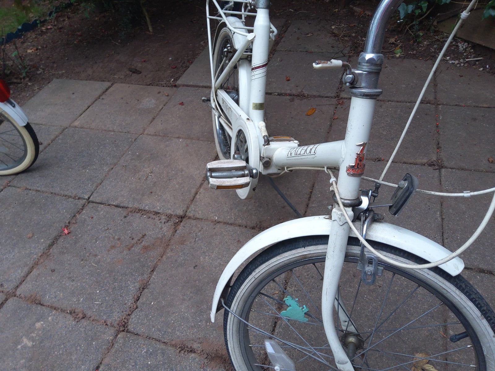 Raleigh Compact Vintage Folding Bike Bicycle 1970s Retro Cream White
