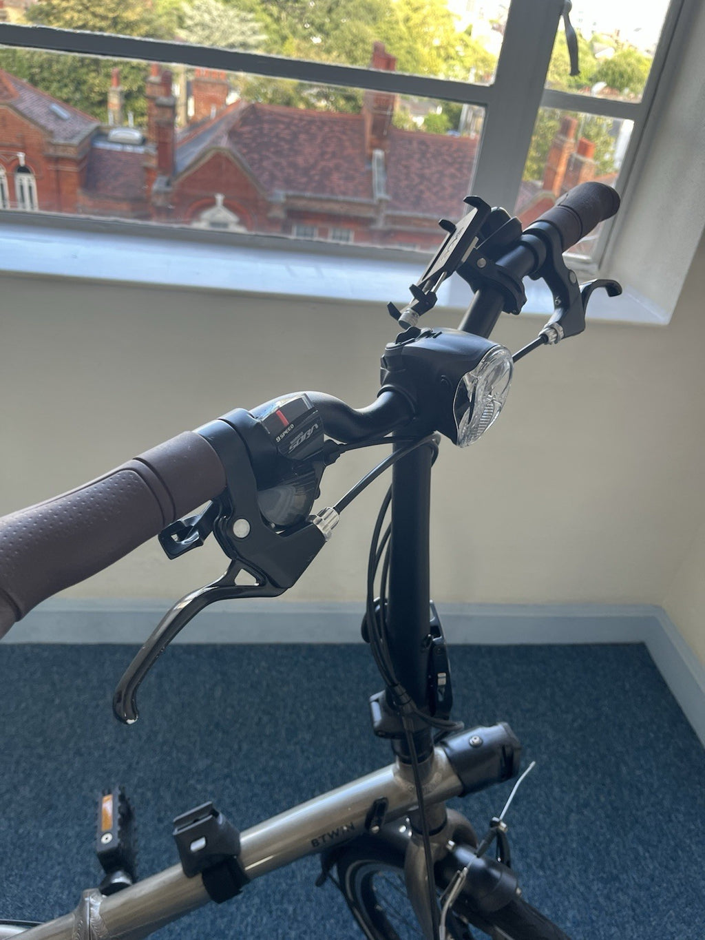 B’TWIN 560 Fold Bike 20in 9-Speed - includes lights, phone holder and pump