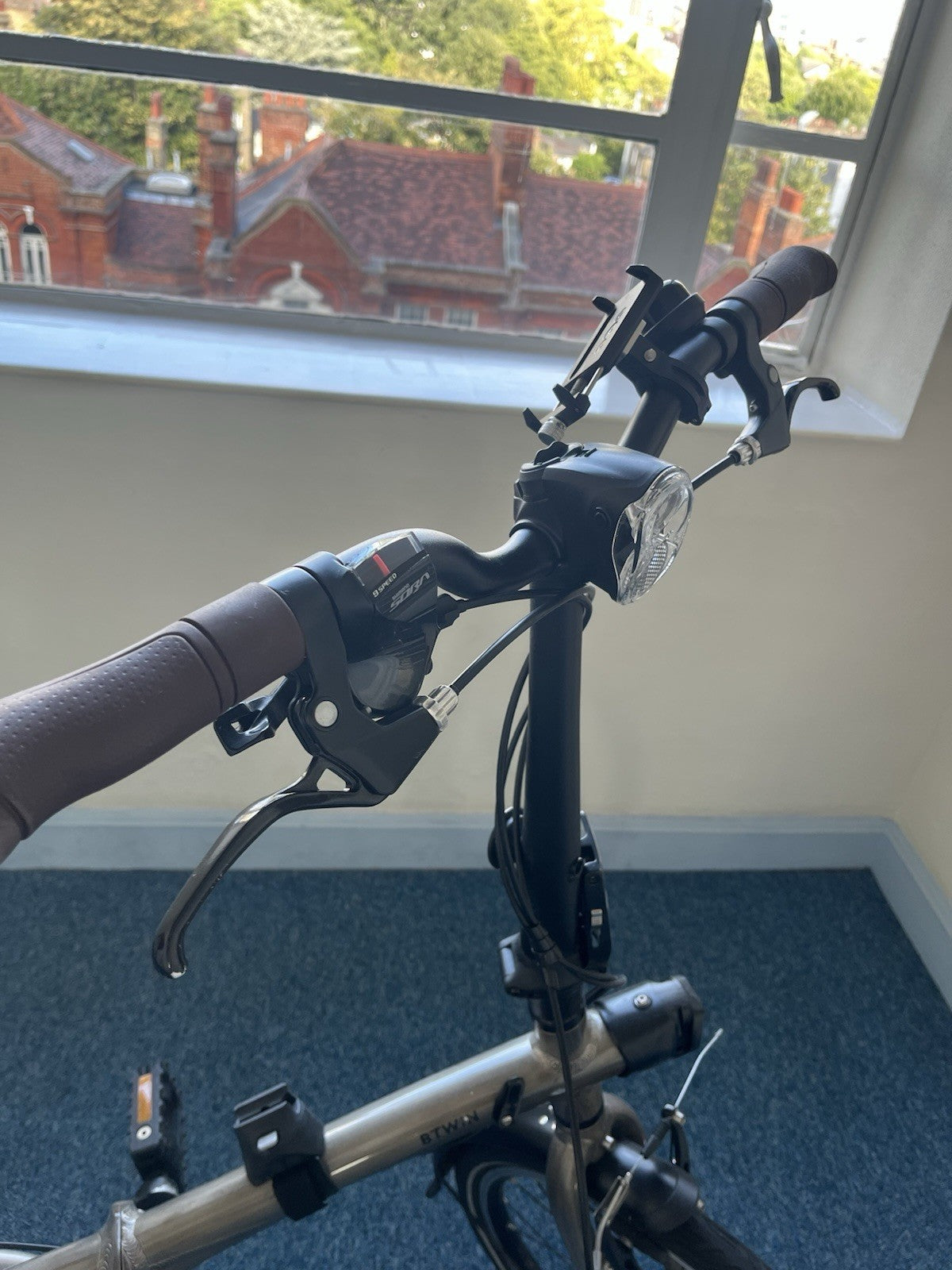 B’TWIN 560 Fold Bike 20in 9-Speed - includes lights, phone holder and pump