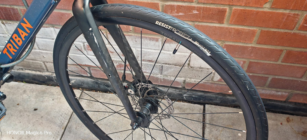 Triban RC120 Disc Road Bike Lightweight Reliable