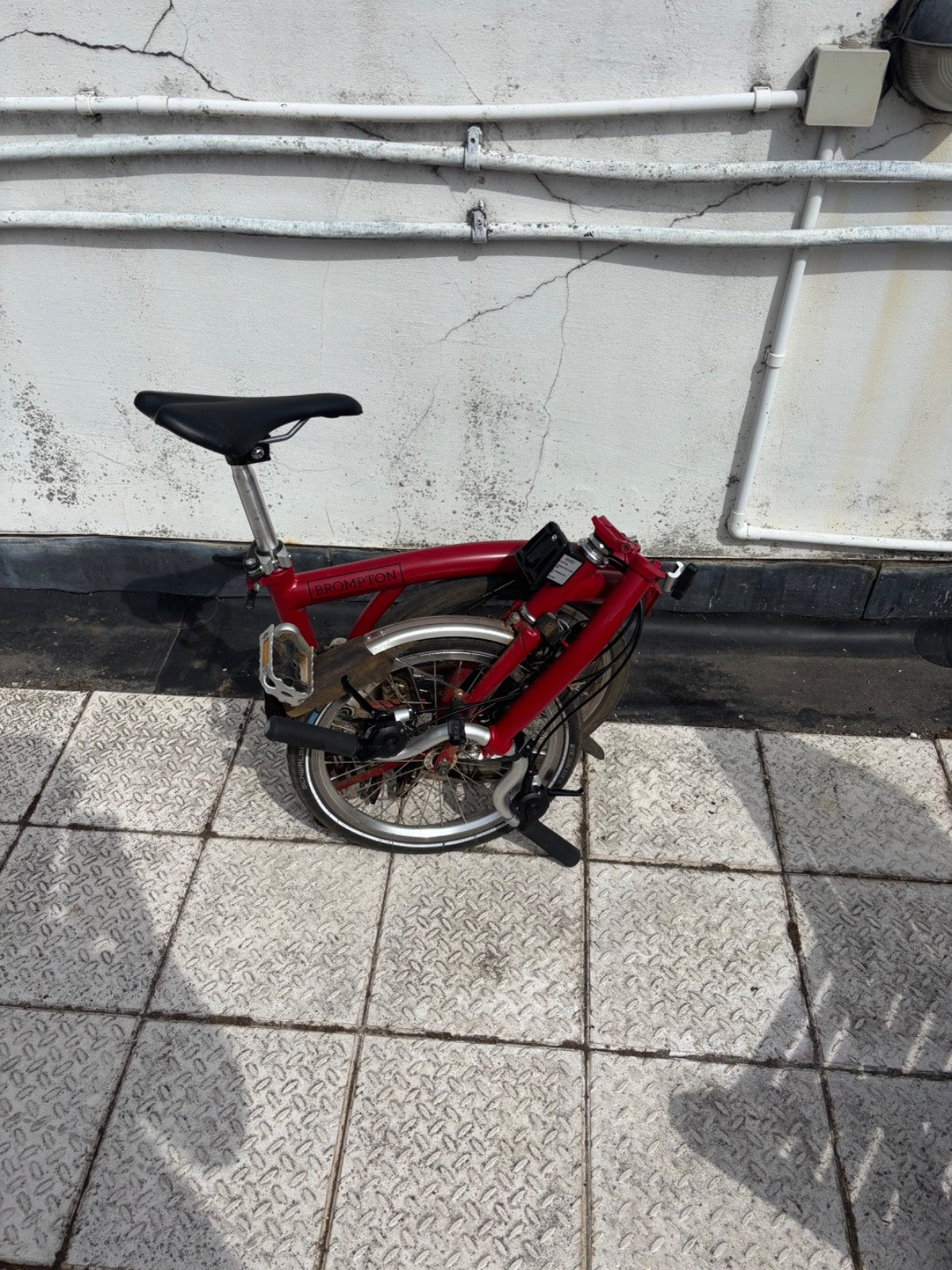 Brompton C Line. Red. Working condition — needs servicing.