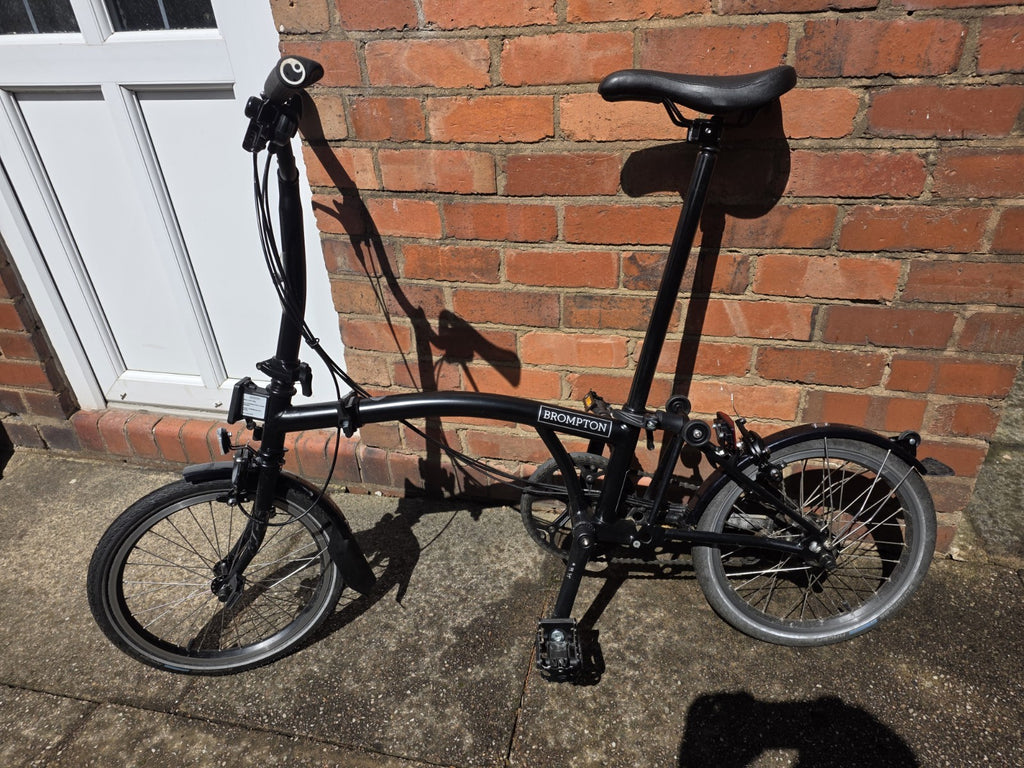 2025 Brompton 6 Speed with Front Mounting Bag. Excellent Condition