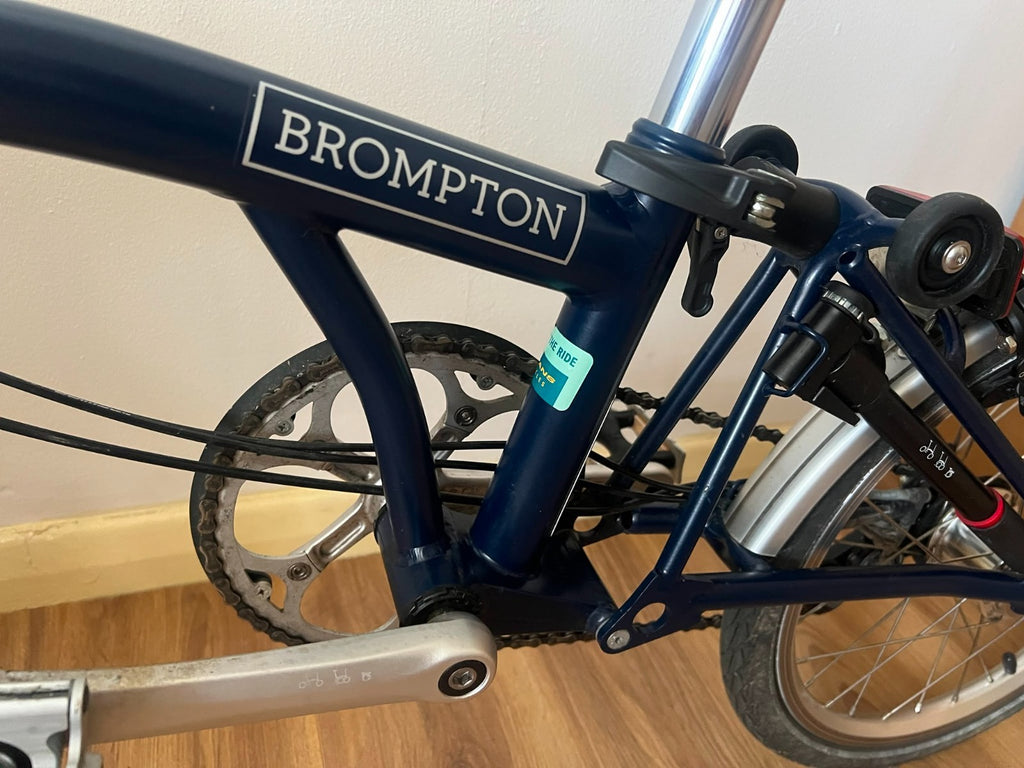 Brompton C Line M6L (6 Speed) folding bicycle - Navy BLUE (Excellent CONDITION)