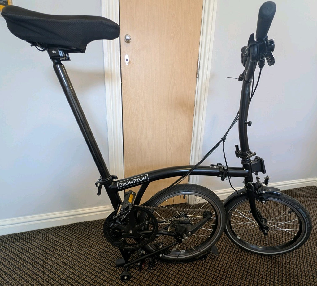 Brompton C-line Explore 2025 6-speed Mid handlebar Matt black Folding bicycle LN