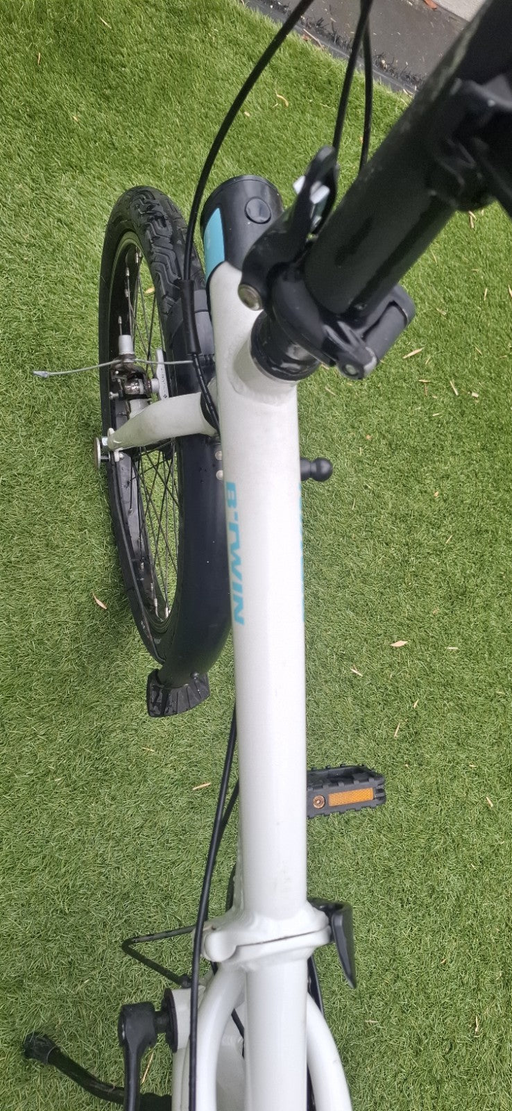 BTwin  Tilt 500 Folding Bike. White And Blue Aluminium Frame commuter bike