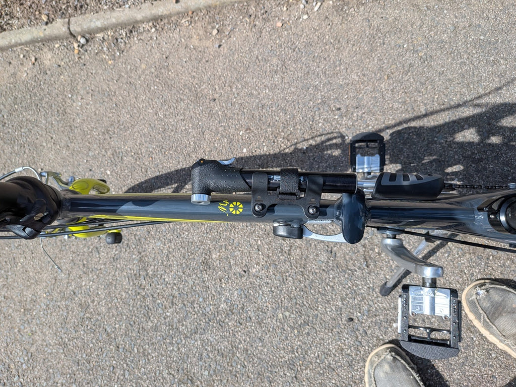 Dahon Mu P27 Folding Bicycle, 27 Gears,20" Wheels,Carry Bag. Warehouse Find.L@@K