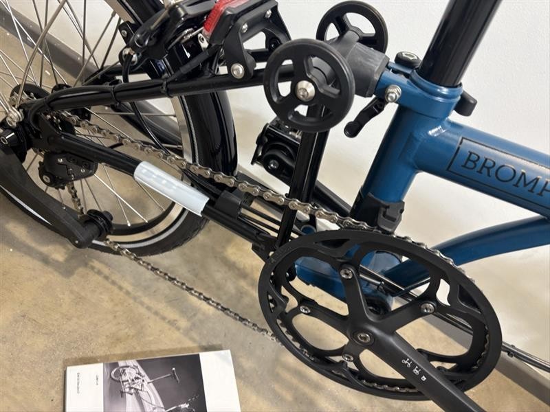 Brompton Electric C Line 4 Speed Mid Folding Bike - 2023 - Ocean Blue