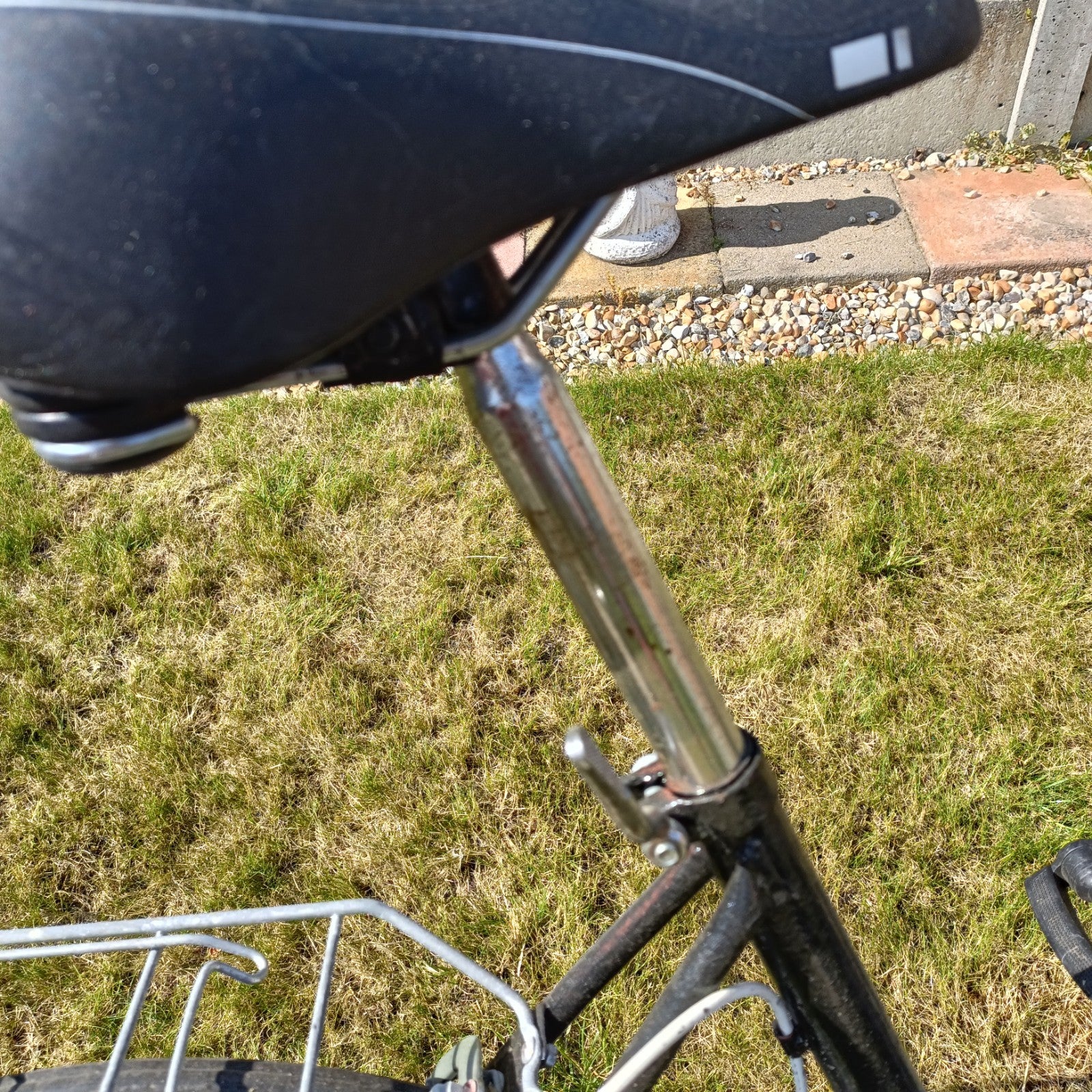 Folding Bicycle, Adults size 20 inch wheels condition used. Collection only!