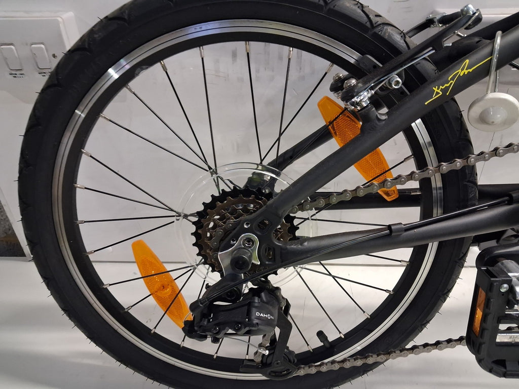 Dahon Hit 20" Wheels 11.6 kg Compact Unisex Matt Black Folding Bike {Alt Pedals}