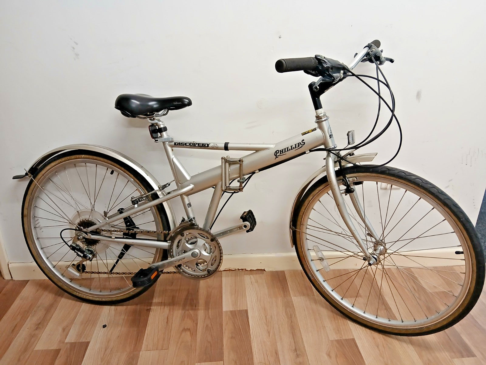 Phillips discovery 26" folding bike 21 Speed Good cond. Serviced. Shop price 60