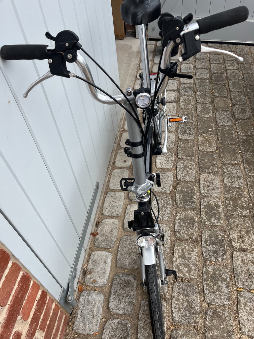 BROMPTON M6R-Plus - Black 6-gear Folding Bike with rear rack