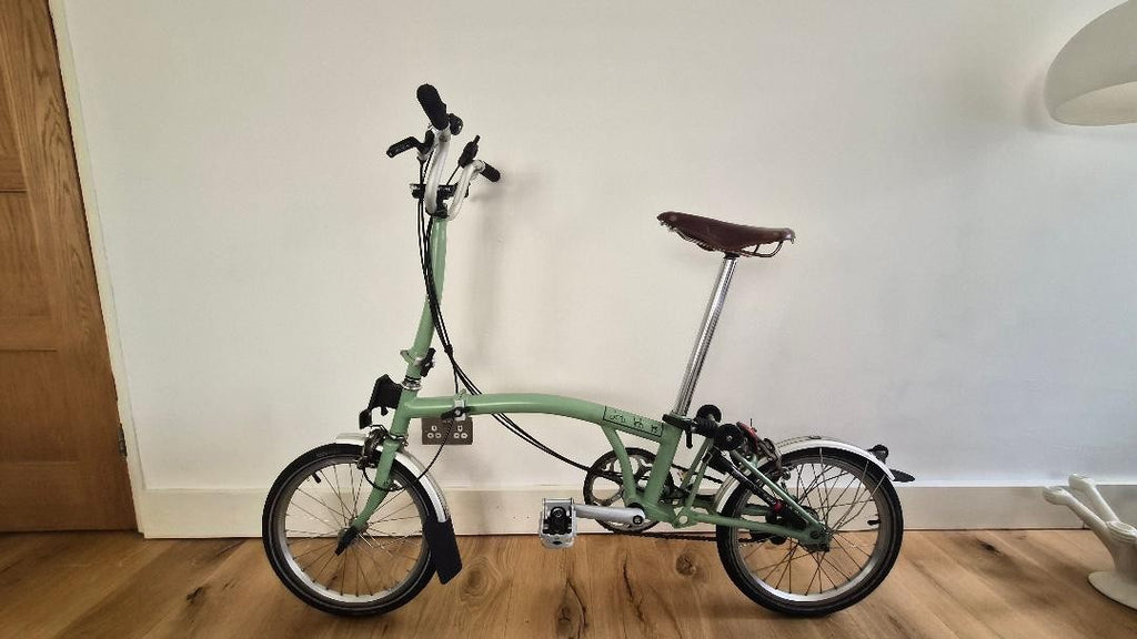 brompton bicycle. Sage green. M6L.