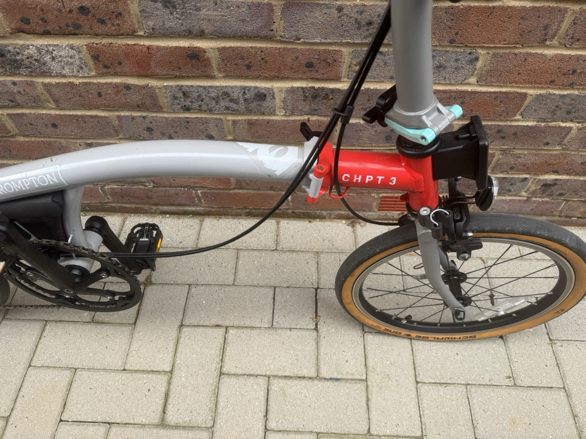 Brompton CHPT3 Folding Bike 16in M 2-Speed Derailleur Rim Brake Grey/Red