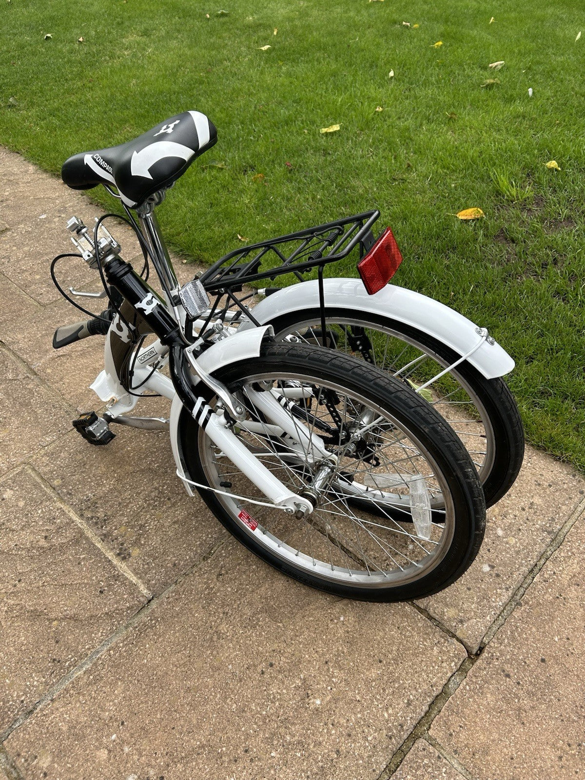 Compass ‘Northern’Folding Bike 20in 6-Speed White/Black Rack Mudguards Kickstand