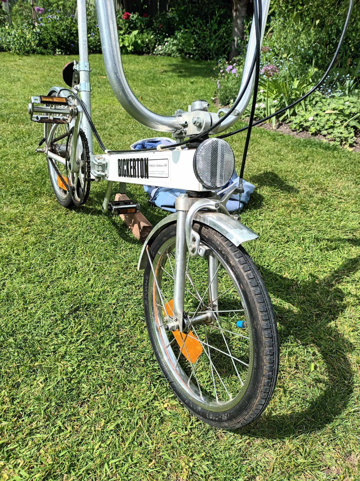 Vintage Bickerton Folding Bike, Good Condition,  White. Rides well + Bag.