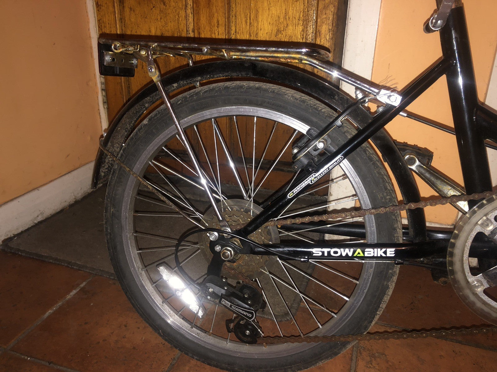 Stowabike Pro Folding City Bike Shopping Compact Bus Train 6 speed Shimano gear