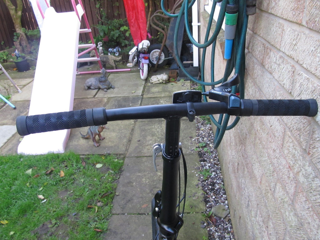 BIKE  FOLDING 20" WHEELS UNISEX DISC BRAKES -EXCELLENT SUPER CONDITION